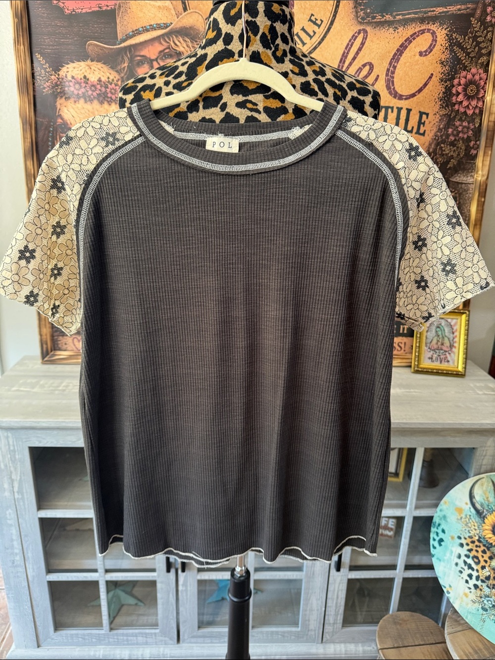 POL Women's Charcoal Short Sleeve Top with Cream Floral Lace Sleeves Size Large